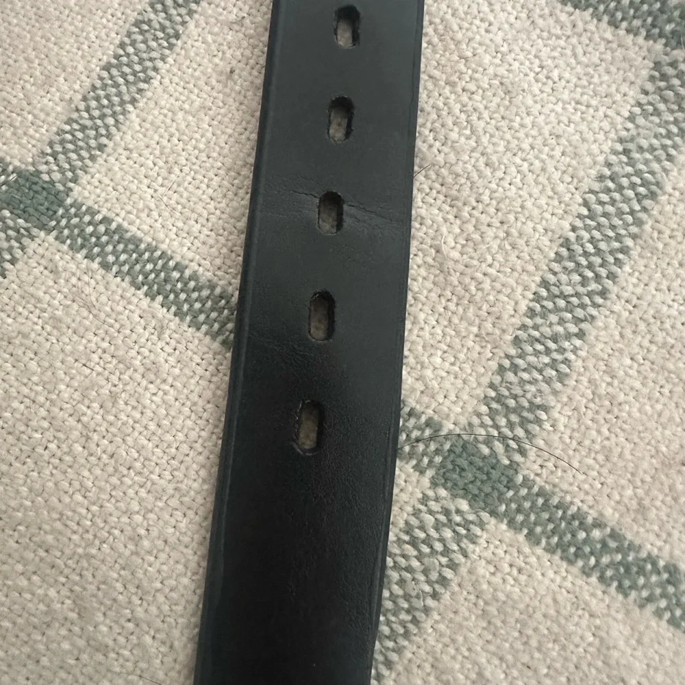 Levi's Youth S Leather reversible  Belt with Silver Buckle